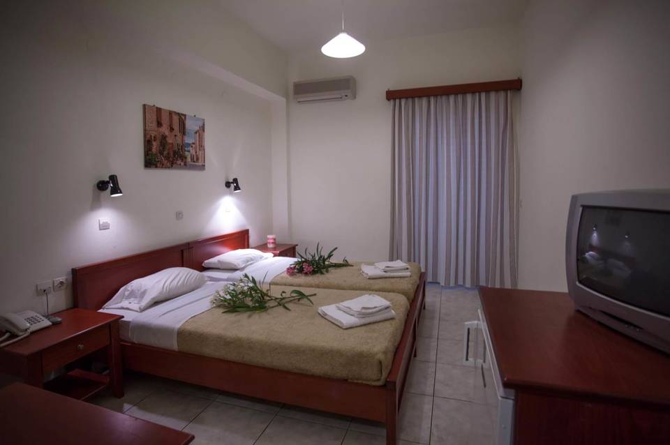 Ammoudi Hotel 2