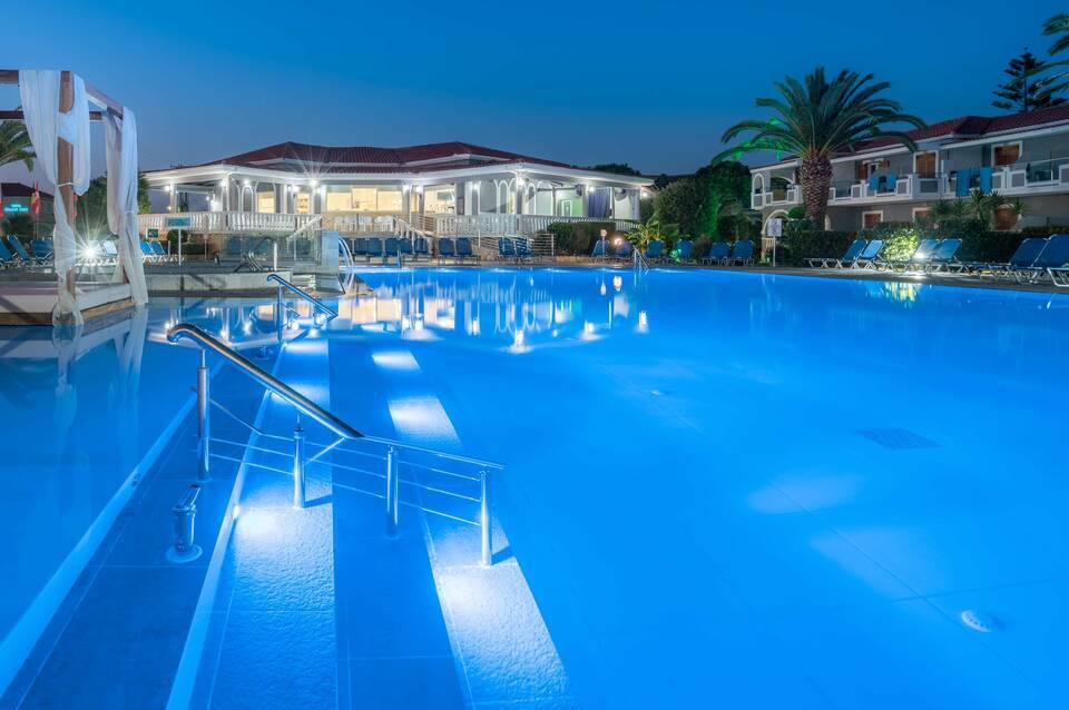 Golden Sun Hotel 4