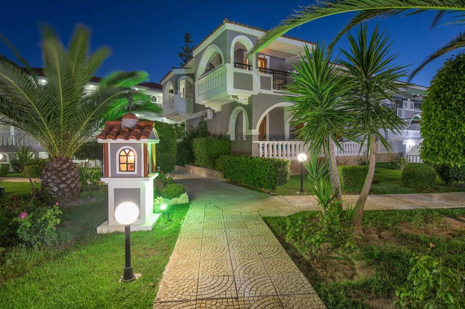 Golden Sun Hotel 5