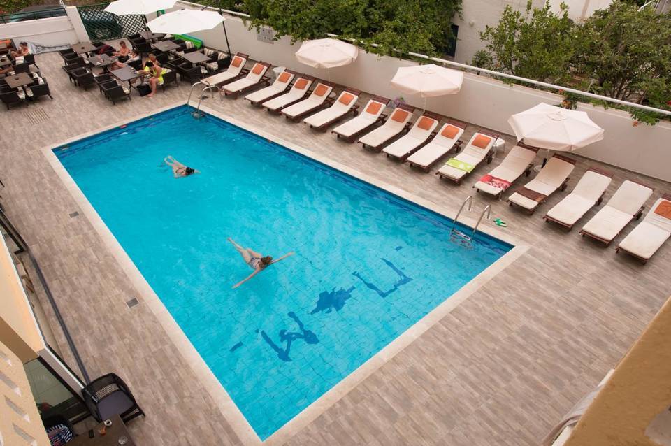 Theros Resort 5