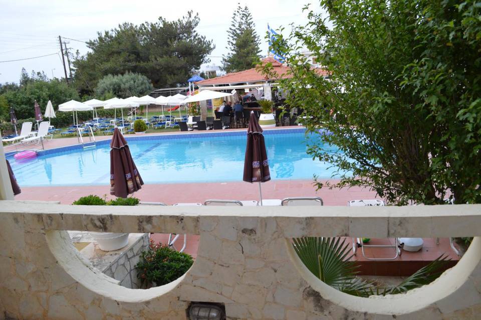Nikos Apartments 3