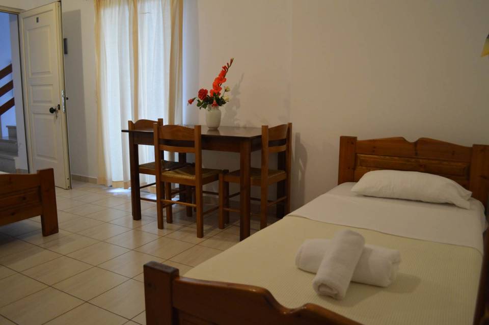 Nikos Apartments 5