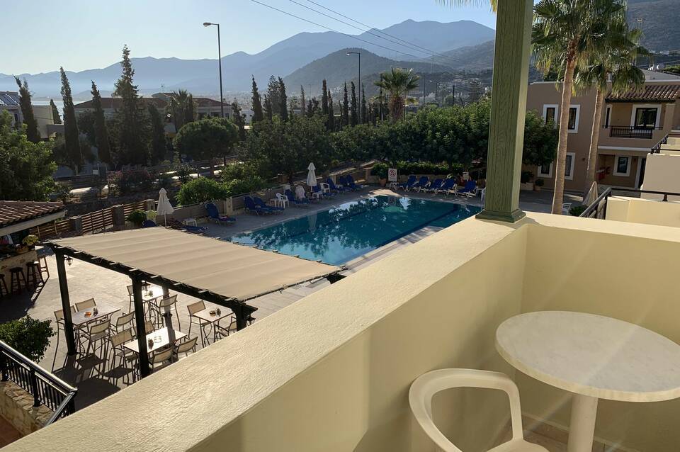 Dionysos Hotel Apartments & Studios 1