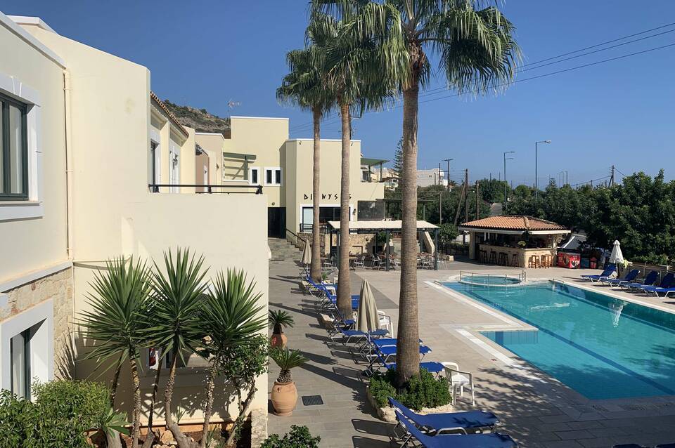 Dionysos Hotel Apartments & Studios 2