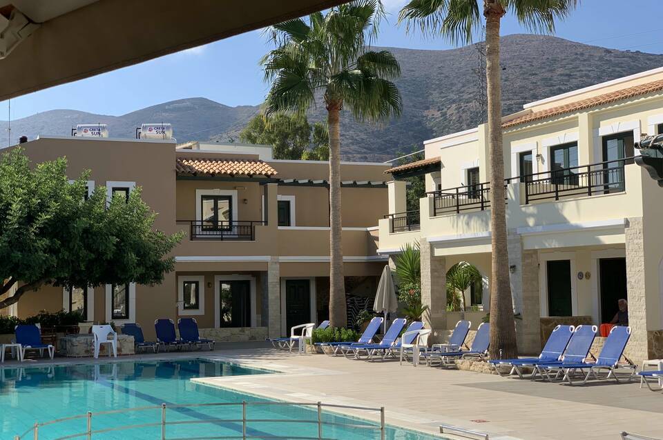 Dionysos Hotel Apartments & Studios 3
