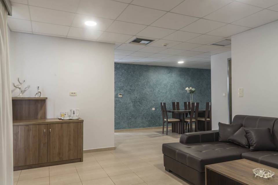 Royal Bay Suites 2