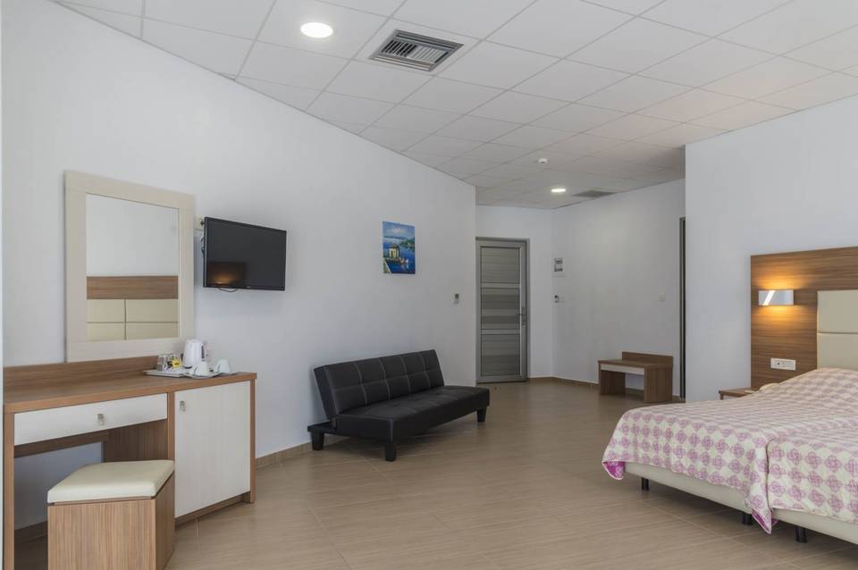 Royal Bay Suites 4