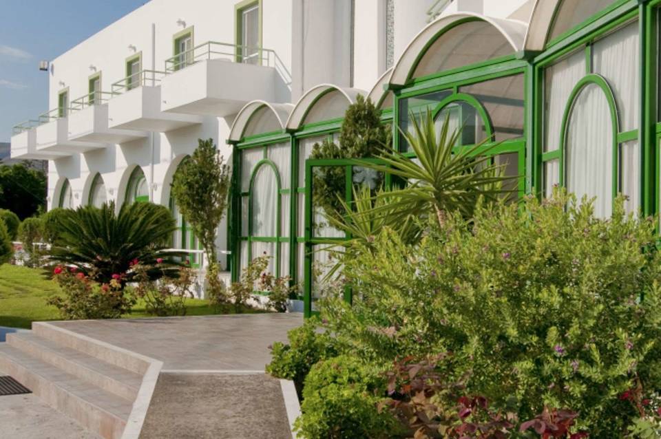 Alexandra Beach Hotel 1