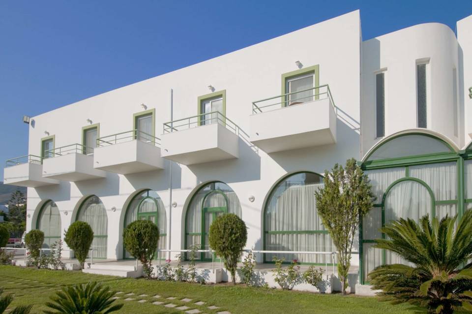 Alexandra Beach Hotel 5