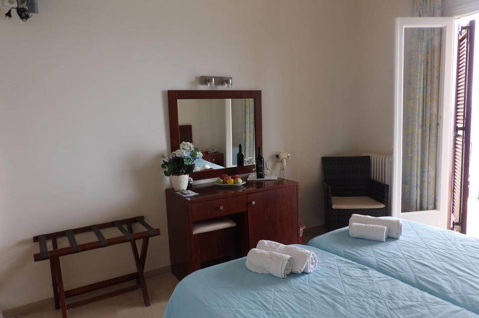 Dassia Beach Hotel 3