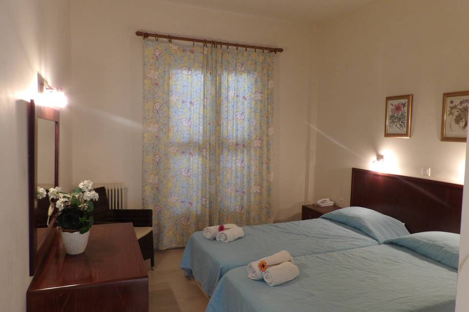 Dassia Beach Hotel 4