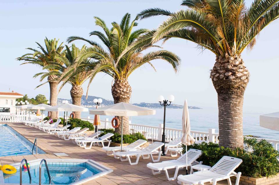 Paradise Beach Hotel 1