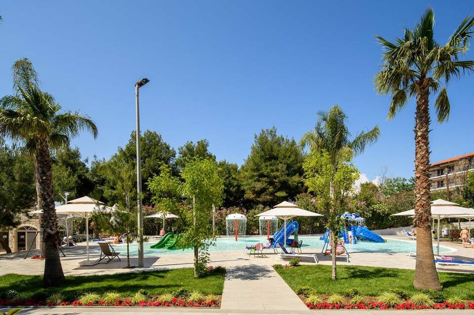 Portes Beach Hotel 1