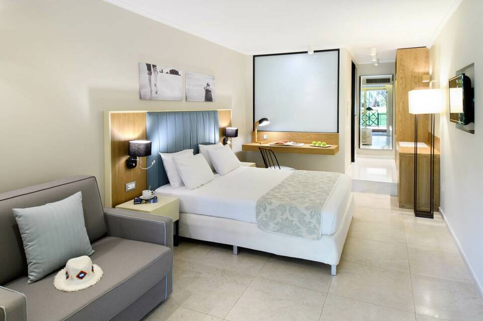 Portes Beach Hotel 3