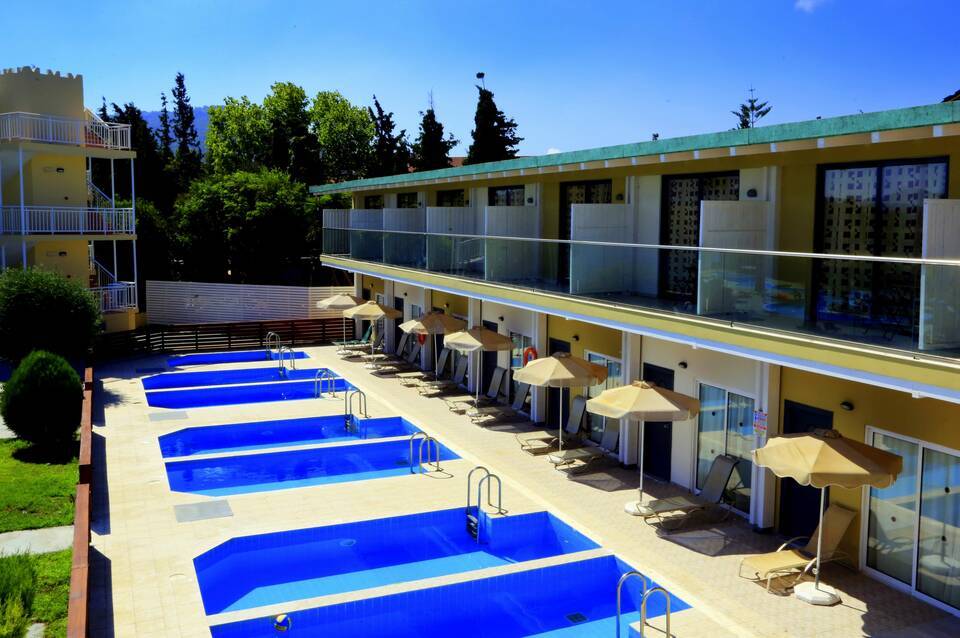 Blue Bay Beach Resort 3
