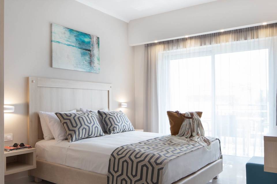 The Marelen Hotel  5
