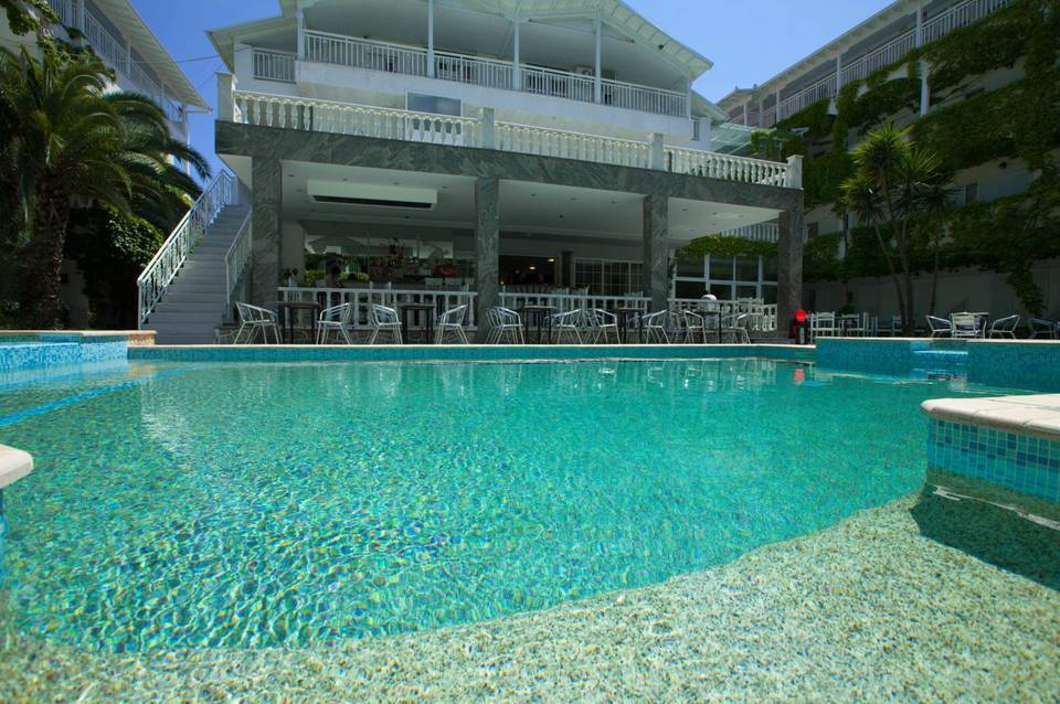 Olympic Kosmas Hotel 4