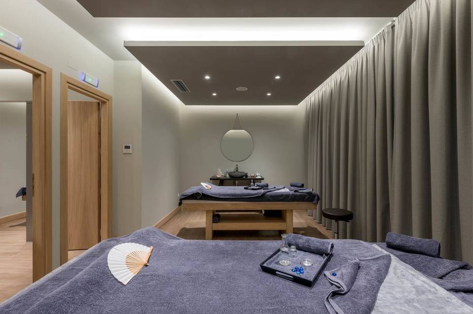 Ikones Seafront Luxury Suites 2