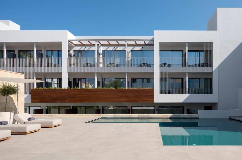 Ikones Seafront Luxury Suites 3