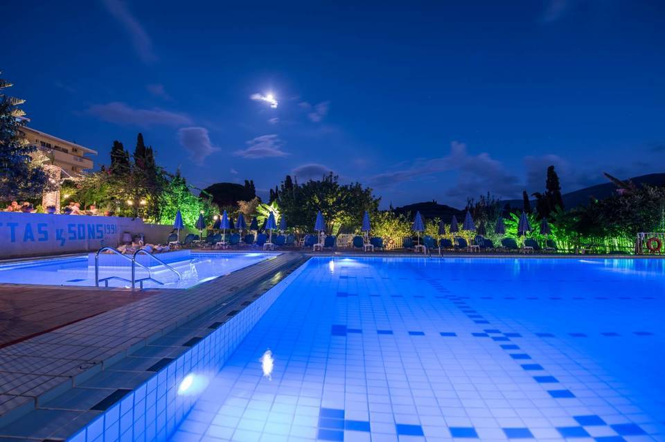 Koukounaria Hotel & Suites 3