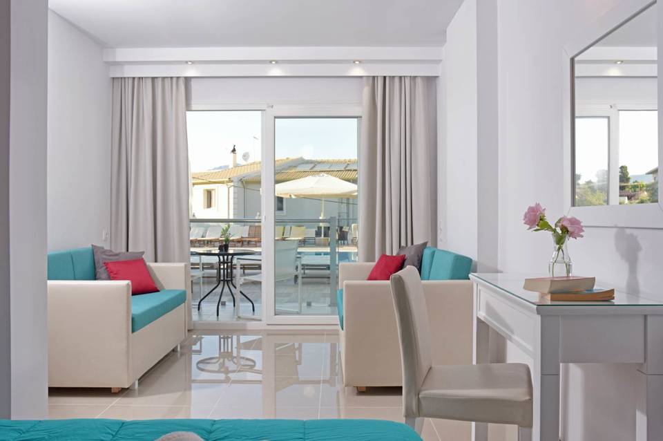Palapart Gikas Studios & Suites 2