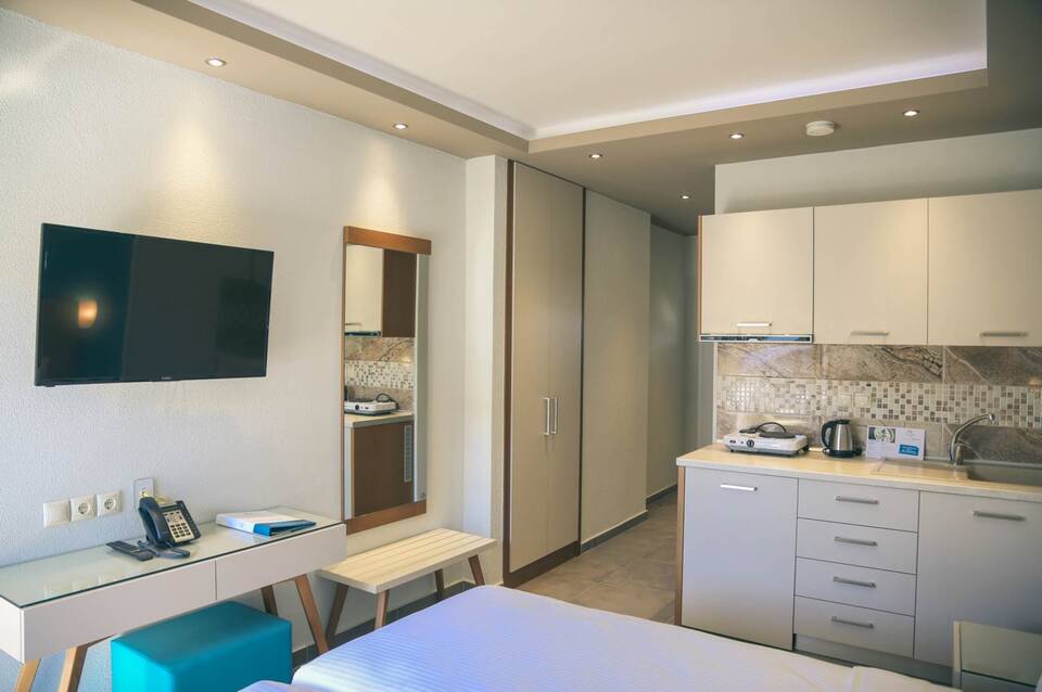 Royal Hotel and Suites 2