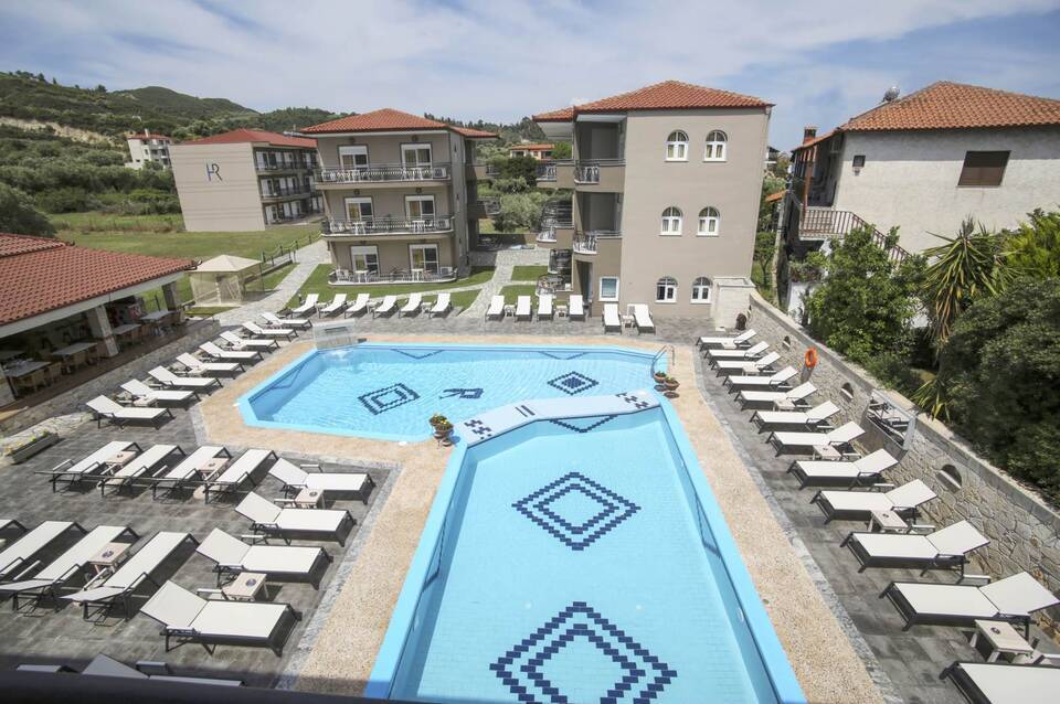 Royal Hotel and Suites 1