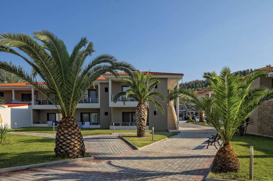 Lagomandra Beach Hotel 1