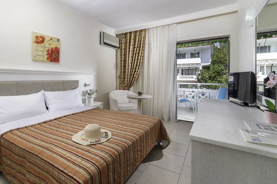 Porfi Beach Hotel 2