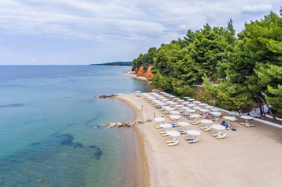 Porfi Beach Hotel 4