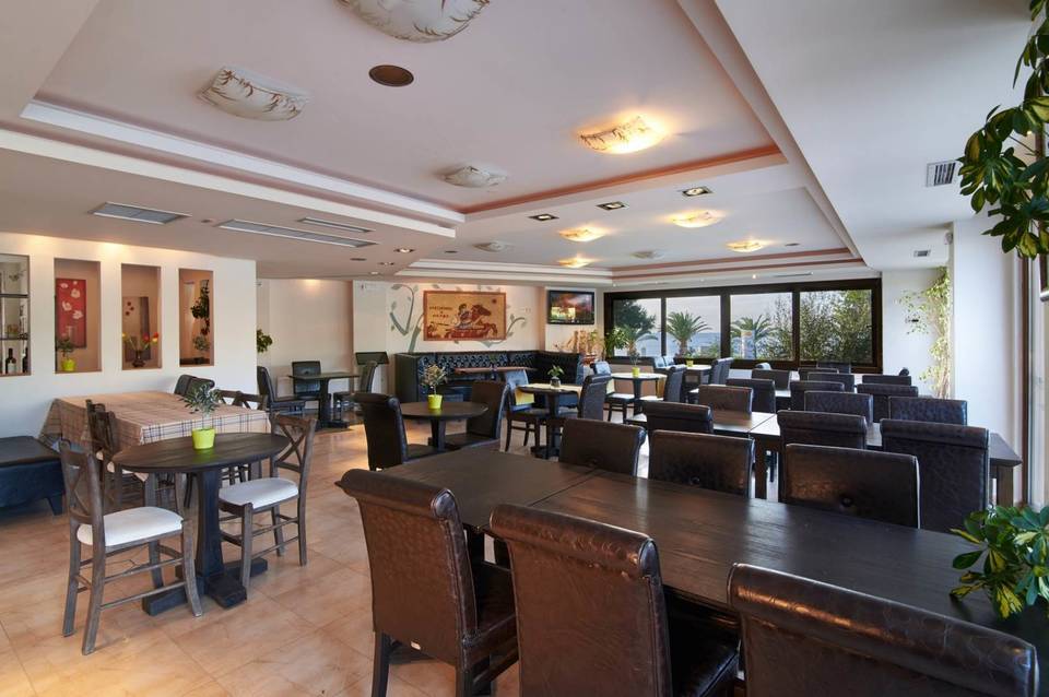 Toroni Blue Sea Hotel 4