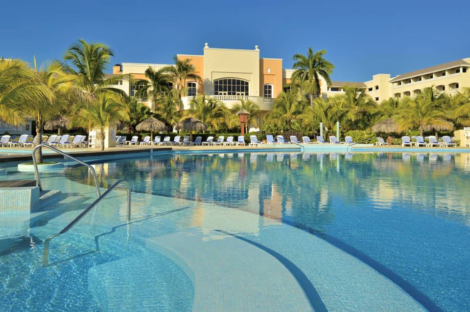 Iberostar Waves Rose Hall Beach 1