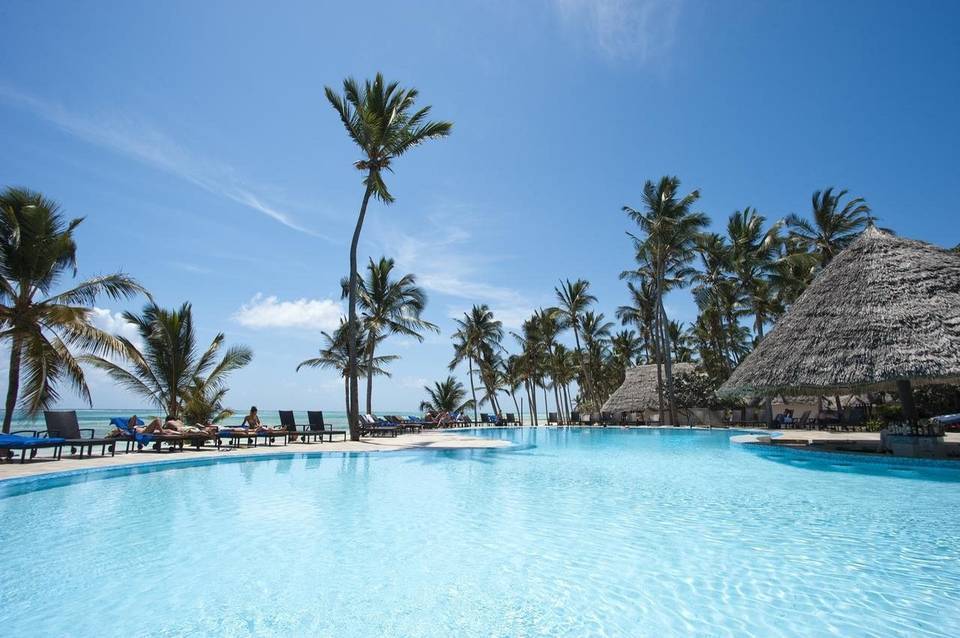 Karafuu Beach Resort & Spa 1