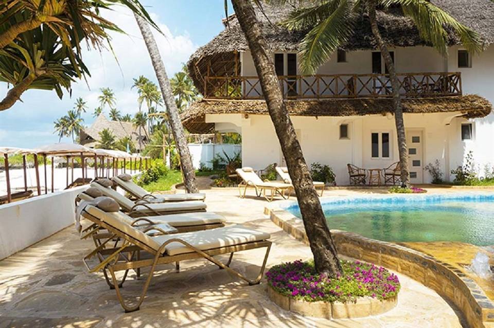 Dream's Bay Beach Hotel 1