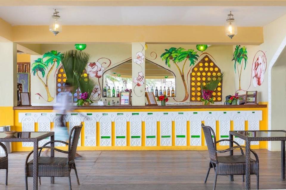 Waridi Beach Resort & Spa 5