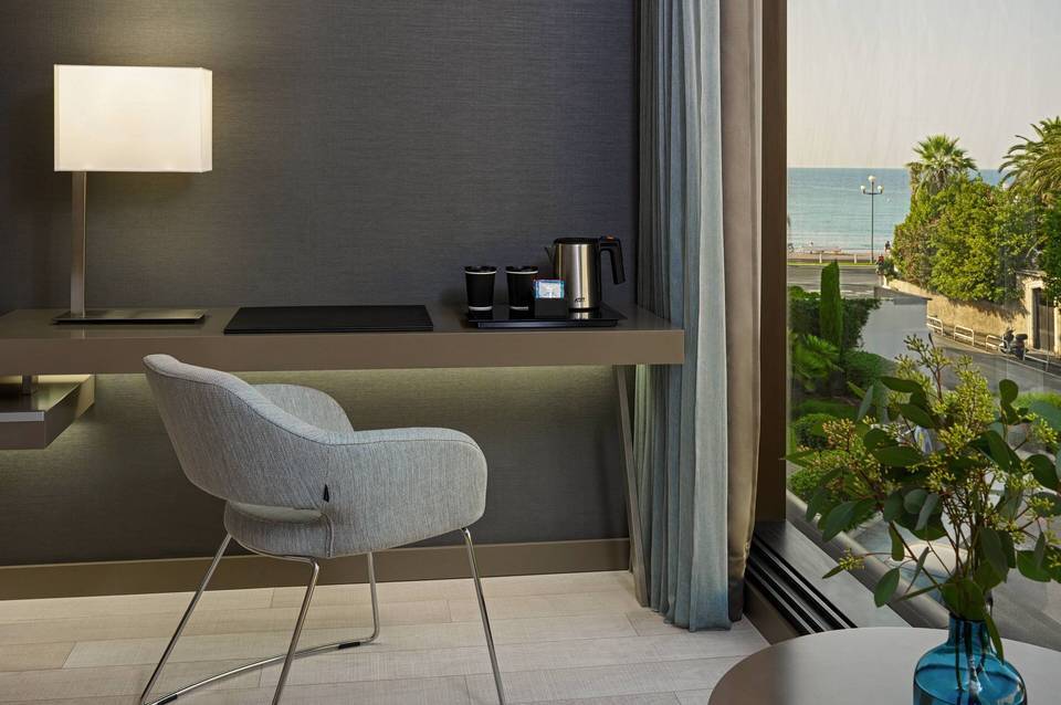 AC Hotel Nice by Mariott 5