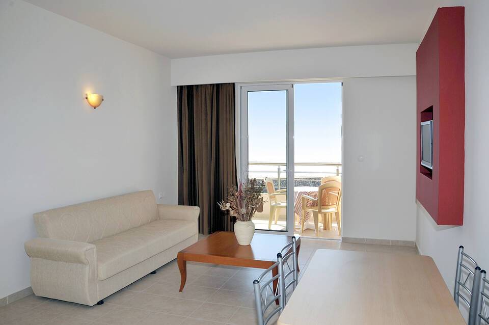 Emerald Hotel 2