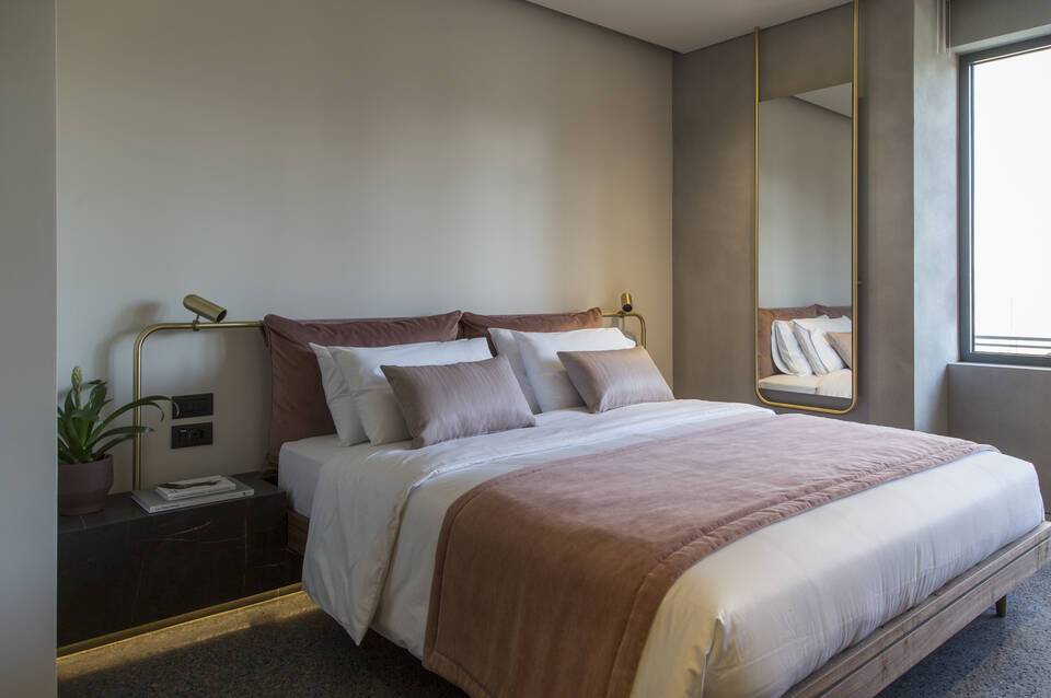 Perianth Hotel 4