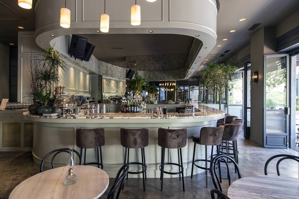 Perianth Hotel 5