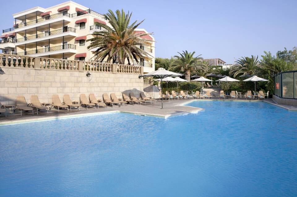 Zeus Essence Ramada by Wyndham Athens 2