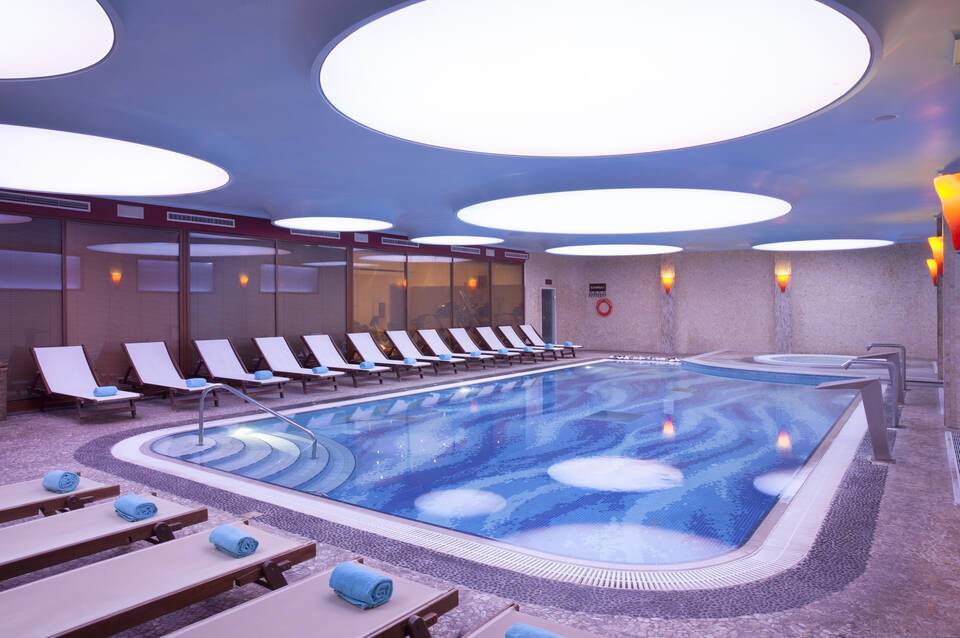 Zeus Essence Ramada by Wyndham Athens 5