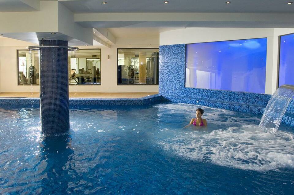 Grand Hotel Holiday Resort 4