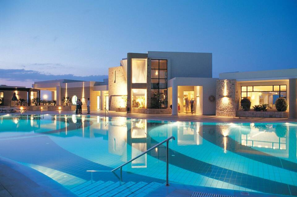 Grand Hotel Holiday Resort 5