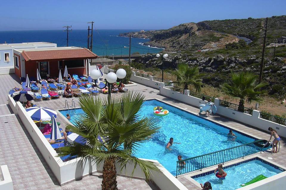 Camari Garden Hotel Apartments 5