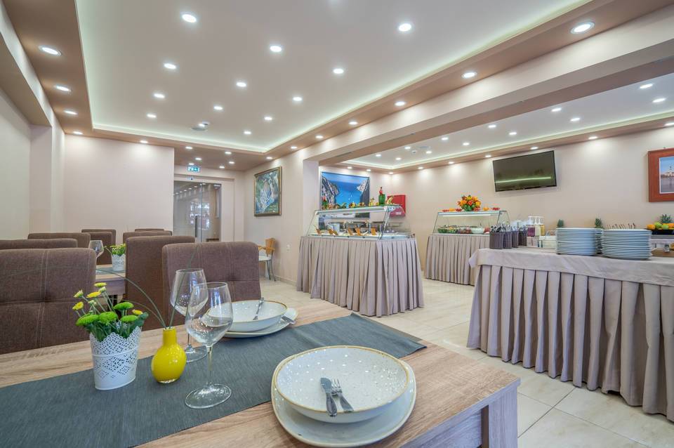 Denise Beach Hotel 4
