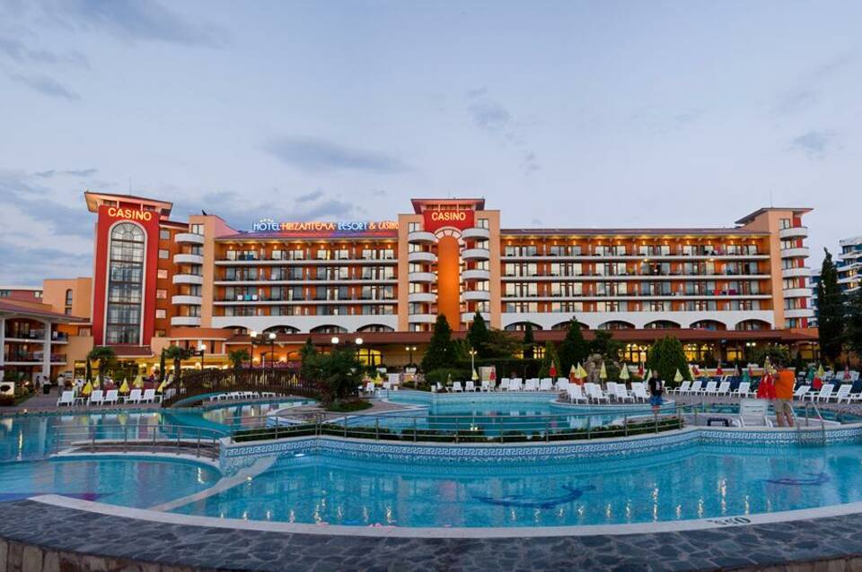 Hrizantema Hotel & Casino 1