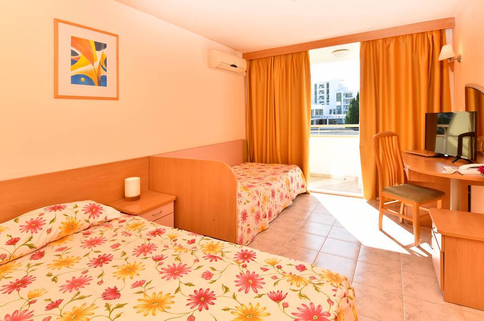 Hotel Oasis 5