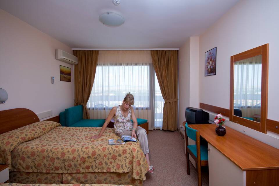 Burgas Beach Hotel 3