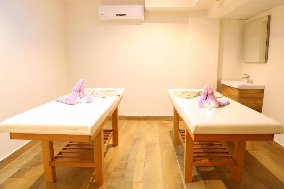 K Maris Hotel 4