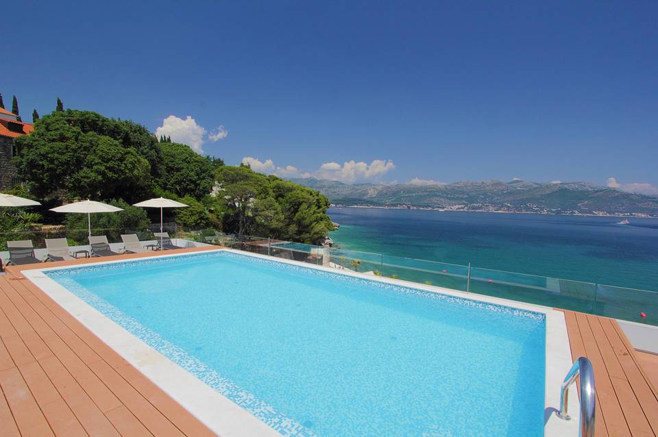Kalamota Beach House 2